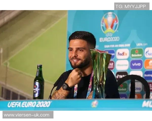 足球明星胜利手势背后的故事与精彩瞬间全记录